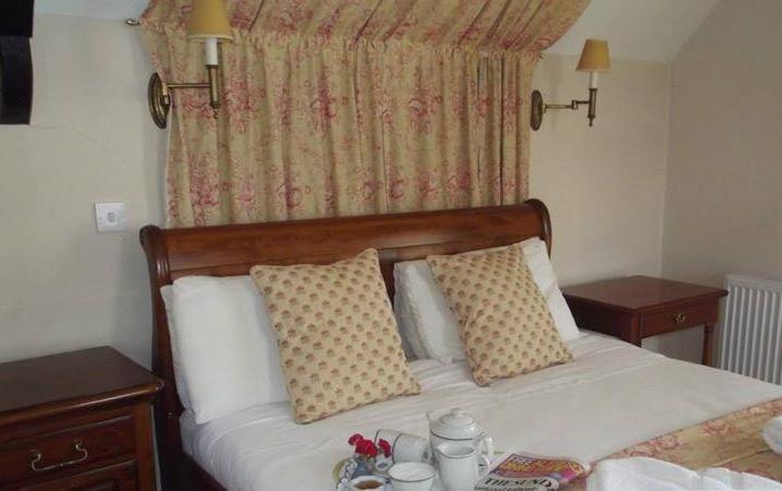 Meath Arms Country Inn Огрим Екстериор снимка